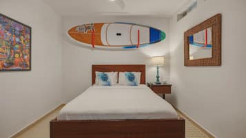 2 bedrooms, travel crib, free WiFi, bed sheets