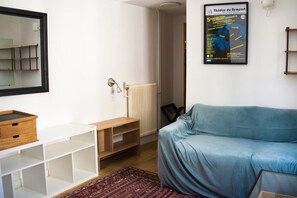 Suite Junior, vista cortile | Area soggiorno