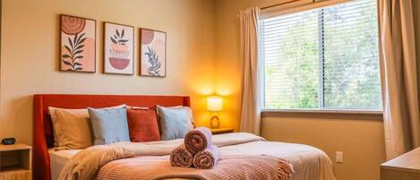 Iron/ironing board, WiFi, bed sheets