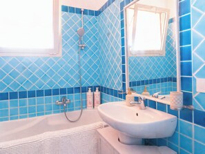 Apartment, 3 Schlafzimmer, Meerblick | Badezimmer