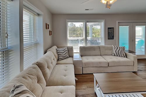 Studio (3 Bedrooms) | Property amenity