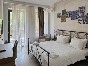 Deluxe Double Room, Balcony, River View | Desk, free WiFi - River Front Mtskheta (Mtskheta)
