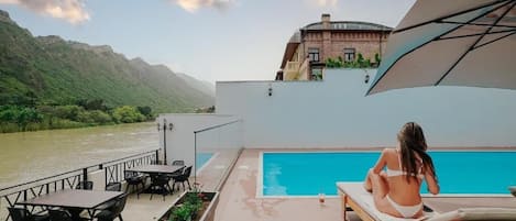 Außenpool (je nach Saison geöffnet), Cabañas (kostenlos), Liegestühle