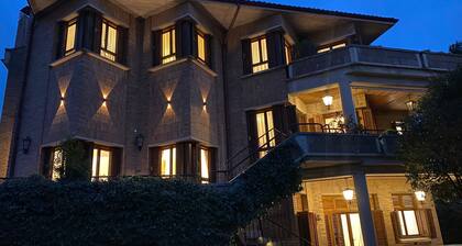 Quiet, fully furnished house with a pool, barbecue, and large garden