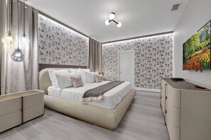 9 habitaciones, tabla de planchar con plancha y acceso a internet 
