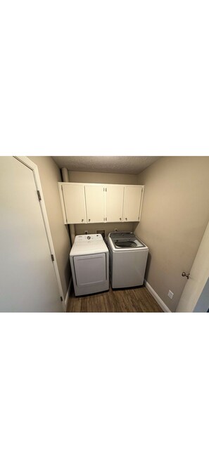 Interior - Coastal Retreat-0.5 Mi to Beach-Huge Yard-Sleeps 8 (Panama City Beach)