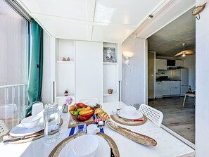 Dining - Port Royal - Drakkar by Interhome (Le Grau du Roi)