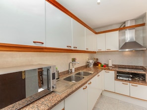 Fridge, microwave, oven, cookware/dishes/utensils - Azotea Mar by Interhome (Tossa de Mar)