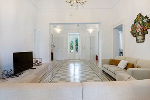 Unclassified image, 3 of 40, button - Villa 'Luciana' with Private Terrace, Wi-Fi, and Air Conditioning (Martina Franca)
