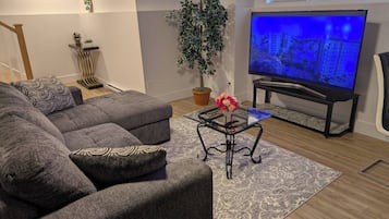 House, 1 Bedroom | Living room