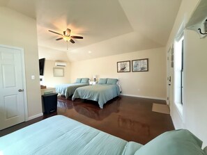 Room - Tiny home in lovely Rockport TX-Frigate House #2 (Rockport)