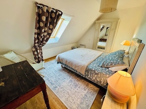 4 Schlafzimmer, Bügeleisen/Bügelbrett, Internetzugang, Bettwäsche