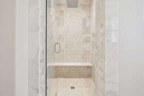 Shower, hair dryer, towels - Grand Luxe on 30A | Gulf Views | Private Pool w/ Observation Deck (Santa Rosa Beach)
