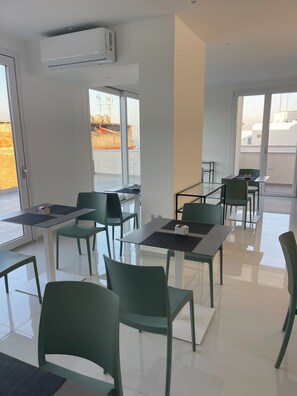 Dining - Xenia Room (Gela)