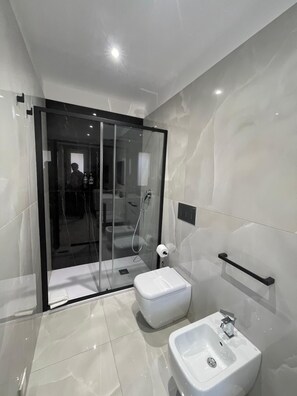 Shower, hair dryer, towels, soap - Xenia Room (Gela)