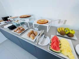 Free daily buffet breakfast