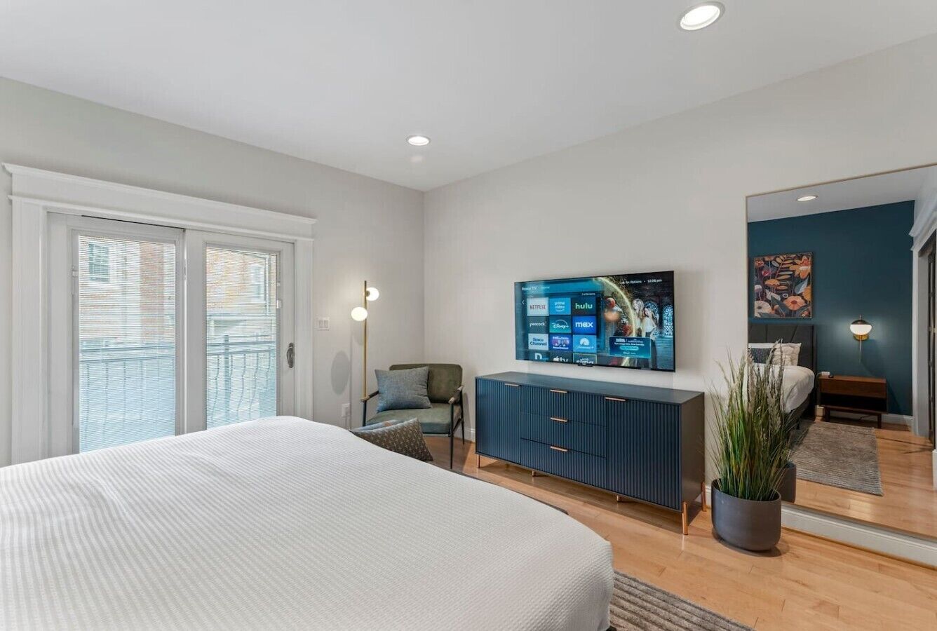 Iron/ironing board, travel cot, WiFi, bed sheets