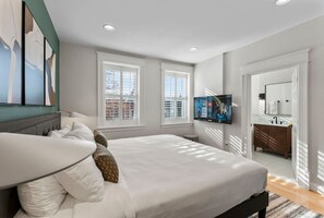Iron/ironing board, travel cot, WiFi, bed sheets - The Roosevelt | Modern 3BR in Historic Bloomingdale (Washington)