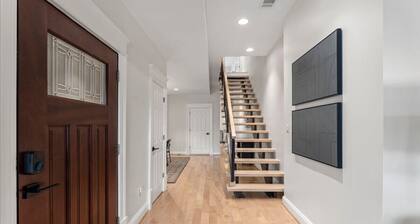 The Roosevelt | Modern 3BR in Historic Bloomingdale
