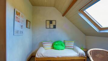 WiFi, bed sheets