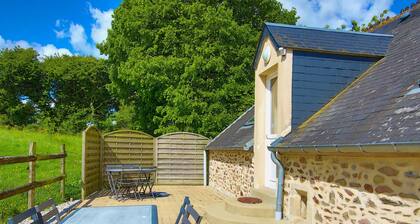 Bed and Breakfast 'Chambre Ecole' with Shared Terrace, Shared Garden and Wi-Fi