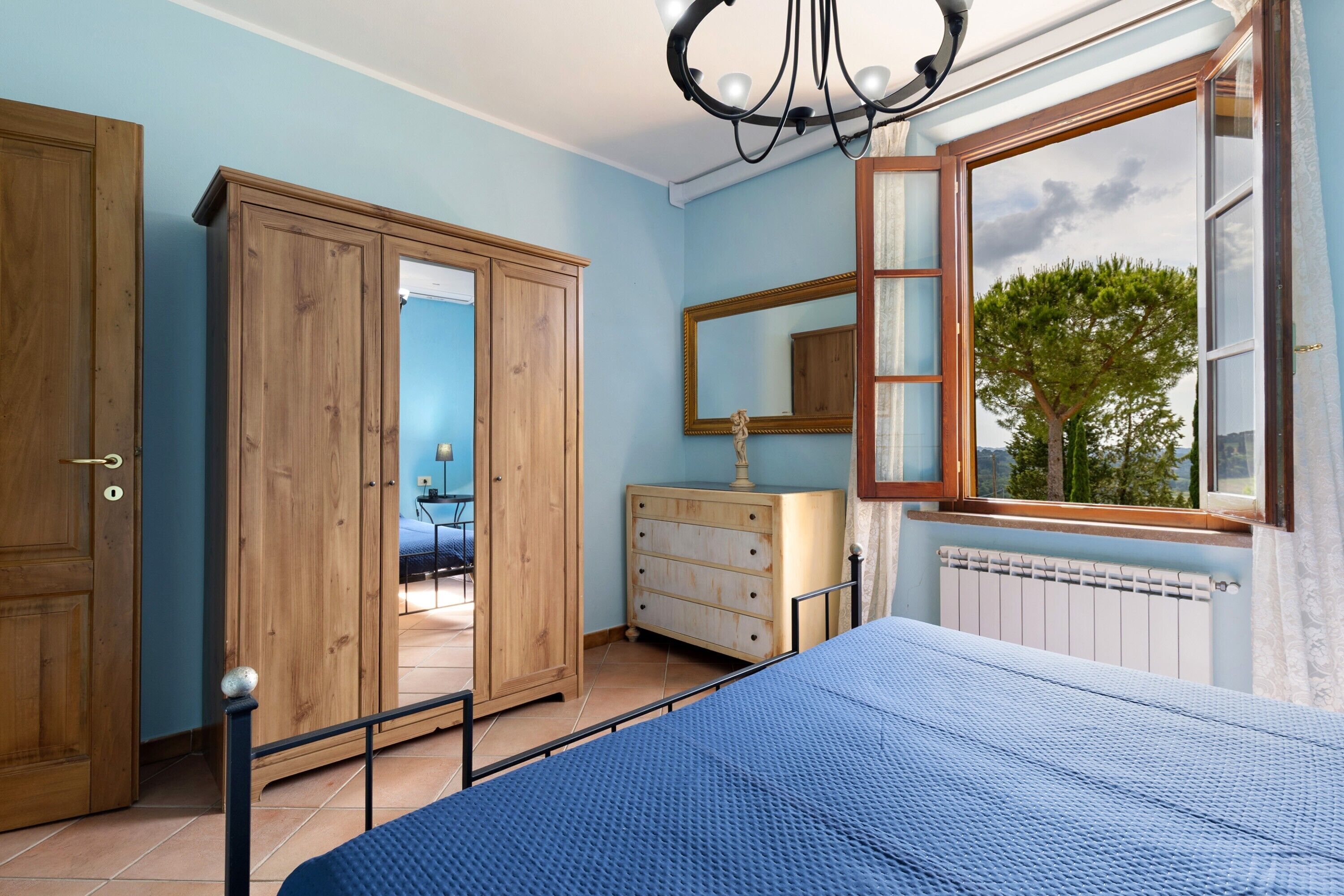 4 Schlafzimmer, Bügeleisen/Bügelbrett, WLAN, Bettwäsche