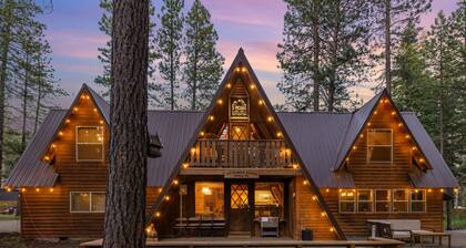 3 Peaks | Hot Tub! | Sleeps 16 | Near Lake!