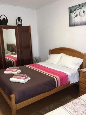 Iron/ironing board, WiFi, bed sheets - Casa j Dias (Açores)