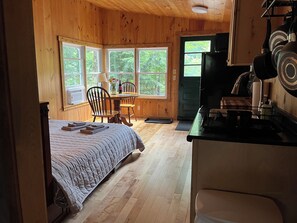 1 bedroom, bed sheets - Cozy lakeside cabin on Lake Eden, Vermont (Eden)