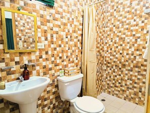 Bathroom - El Cabrero Apto:  AC+WiFi+Kitchen+Terrace @David (David)