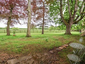 Property grounds - The Gardener's Cottage, Low Hall (Scarborough)