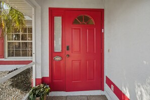 Exterior detail - Family & Pet-Friendly Venice Home Near Beaches (Venice)
