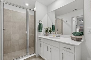 Shower, hair dryer, towels - Wellen Park G&CC - 2/2 unit on 3rd floor (Venice)