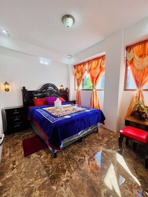 Habitación doble clásica | Escritorio, espacio para trabajar con laptop y wifi gratis 