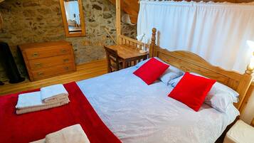 Iron/ironing board, WiFi, bed sheets