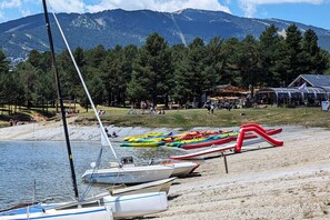 Beach - La Grange de Cassiopée: charm and south-facing furnished terrace with lake and mountain views (Les Angles)