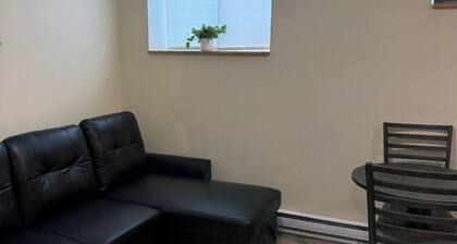 Cozy Modern studio Apt in Whitehorse Downtown
