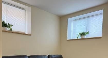 Cozy Modern studio Apt in Whitehorse Downtown