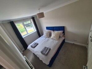 Room - 3-Bed Home – 30min to Birmingham (Worcestershire)