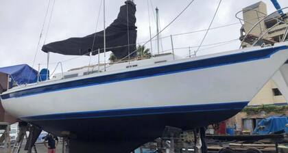 Charming 1-bedroom boat in Long Beach for a unique stay