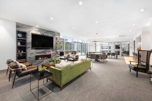 TV, offices - Downtown Stamford Luxury | Indoor Pool & Gym (Stamford, CT)