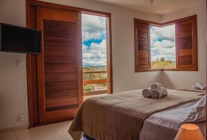 Comfort Suite, Mountain View | Iron/ironing board, free WiFi