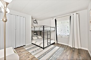 4 chambres, fer et planche à repasser, Wi-Fi, draps fournis