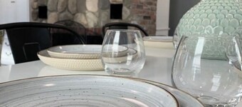River Beach Cottage - Cozy home in the heart of beautiful downtown Bellaire.