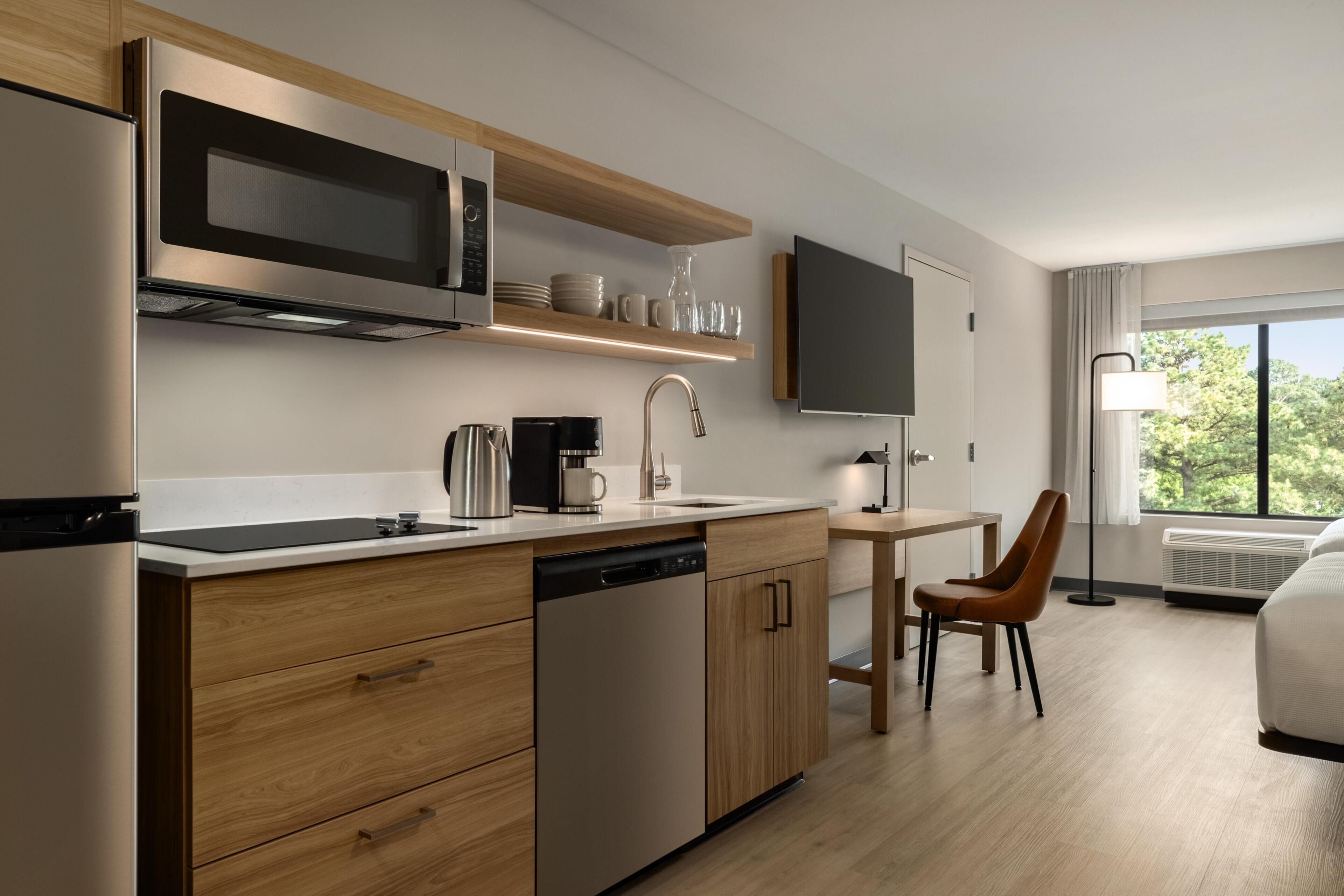 Studio Suite (2 Queen Beds With Sofabed)