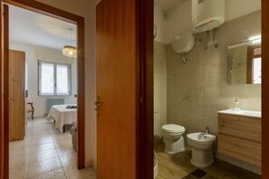 Dusche, Bidet, Handtücher