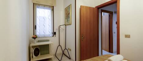 2 bedrooms, iron/ironing board