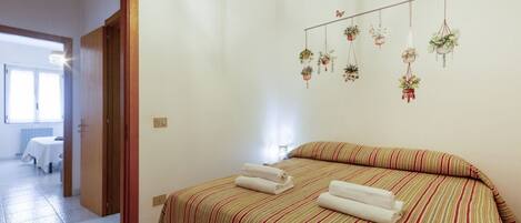 2 bedrooms, iron/ironing board