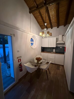 Dining - Holiday Home 'Cacela Inn 1' with Shared Terrace, Wi-Fi and Air Conditioning (Vila Nova de Cacela)