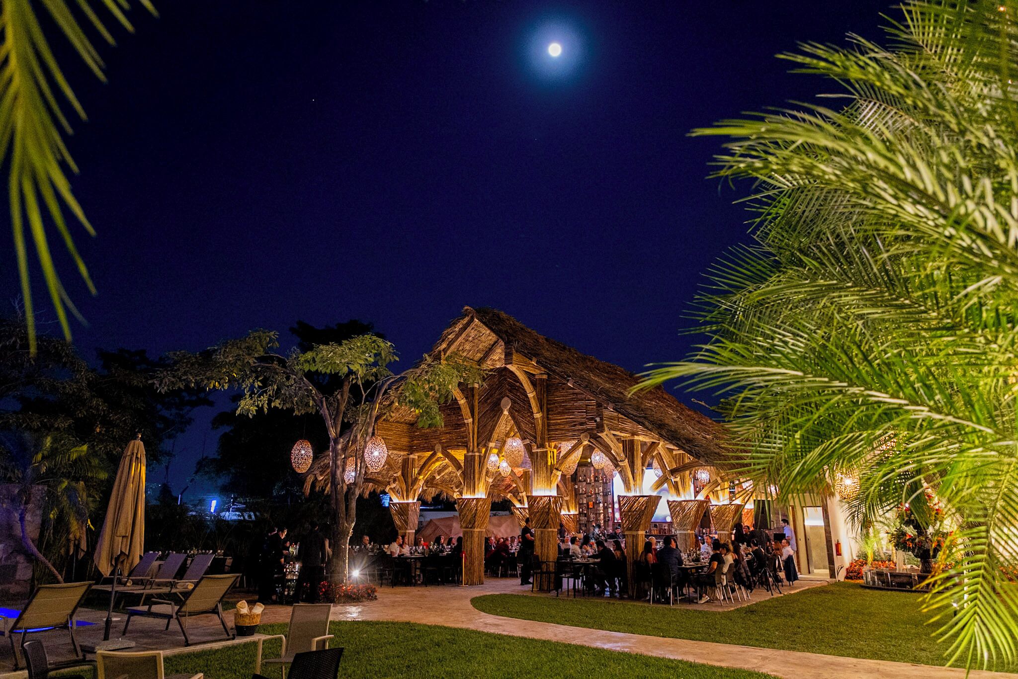 Tempat makan outdoor